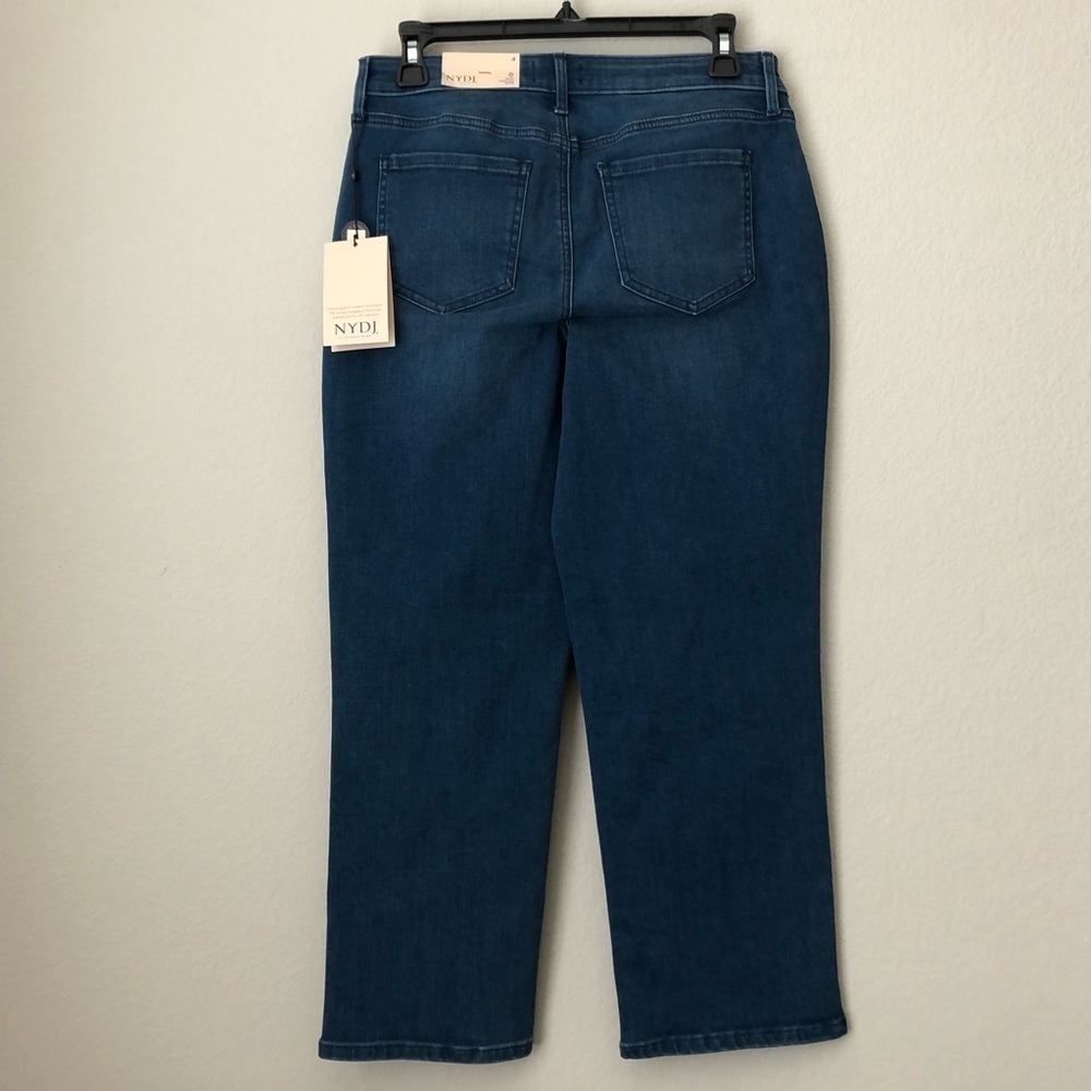 NWT NYDJ Relaxed Straight Piper Capri Crop Jeans - Med Market Medium Wash size 4 - Picture 12 of 13